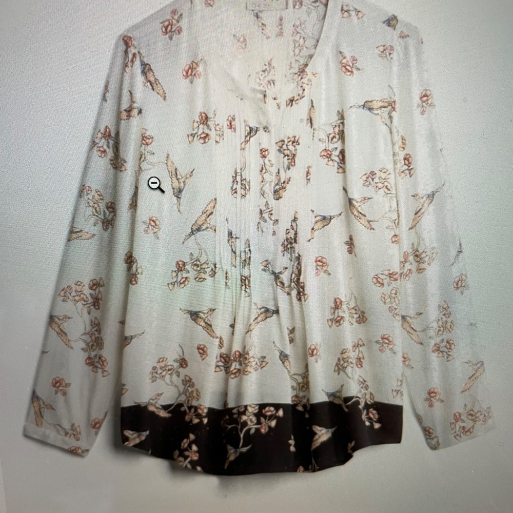 Pale Sky Elfega Split Neck Pleated Top (Stitch Fix) - Picture 4 of 4
